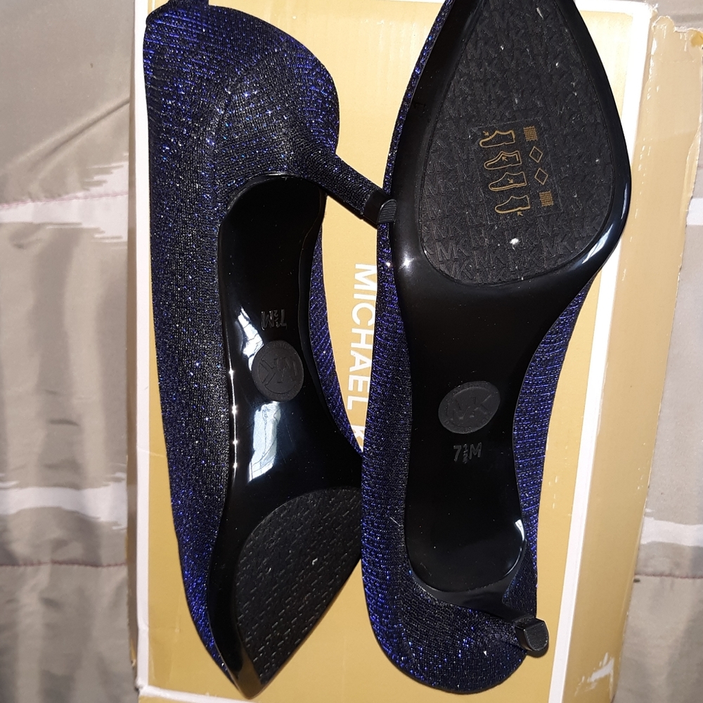 Michael Kors Pump - Picture 3 of 5